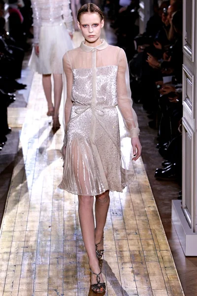 Look 7
